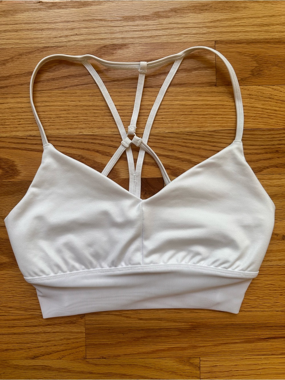 ALO Yoga White Strappy Sports Bra with Crisscross Back